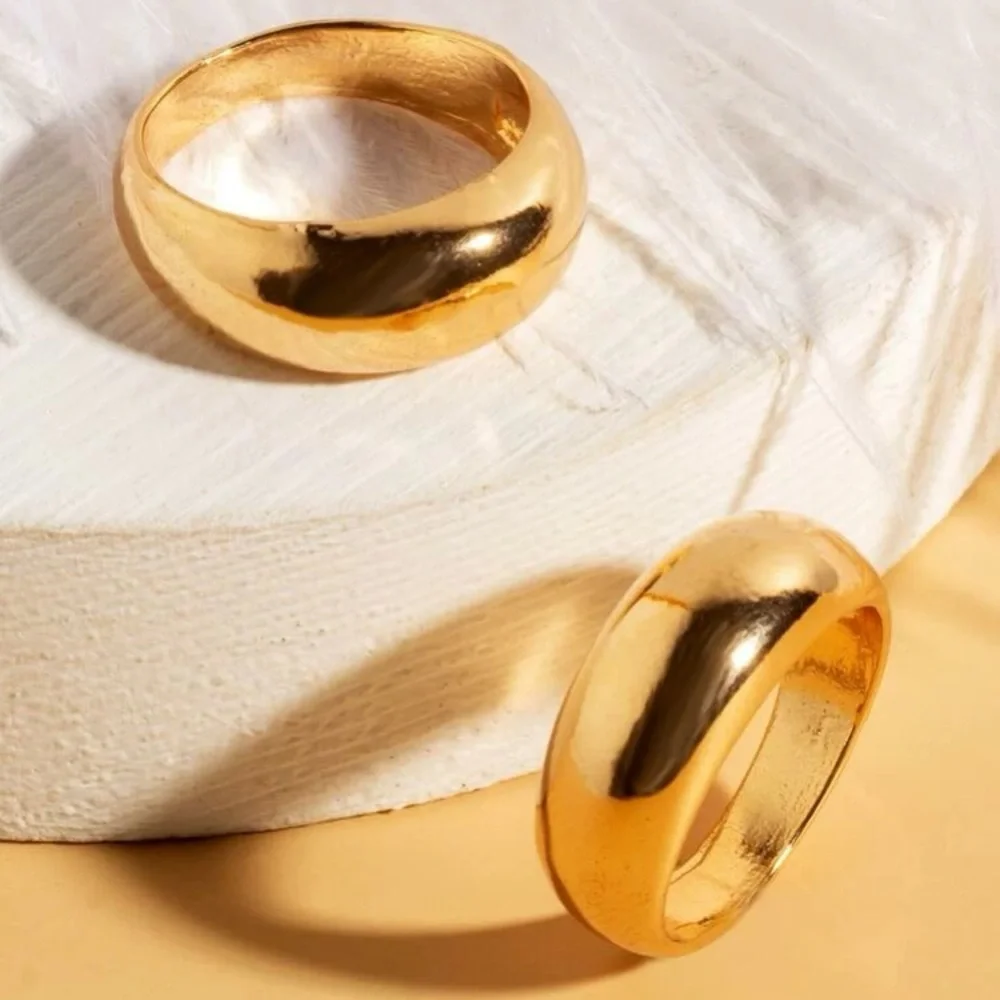 NWT 2 PIECE GOLD RING SET - Picture 2 of 2